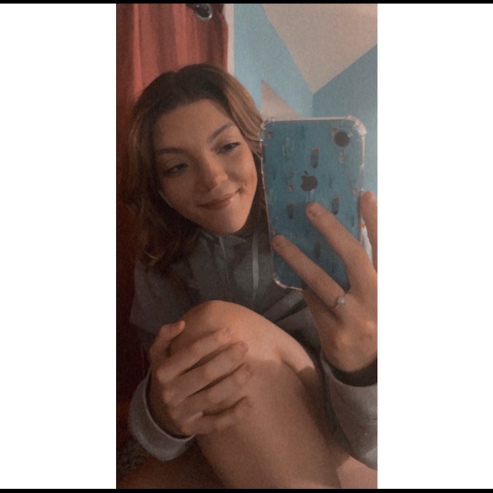 Meet your Posher, Chloe